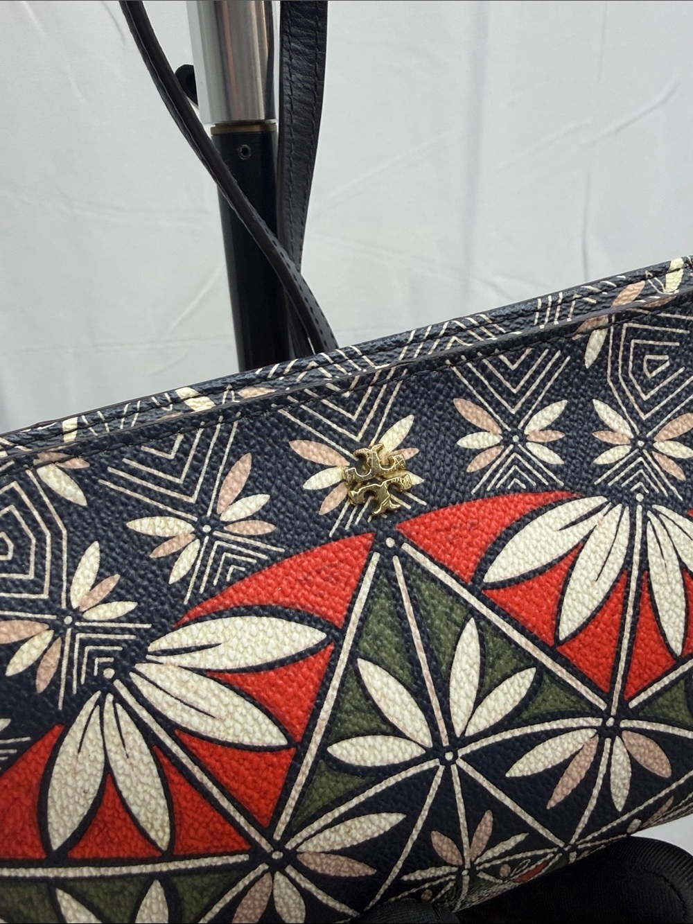 Tory Burch Floral Geometric Printed Leather Crossbody Bag - Black Red Green - Picture 2 of 4